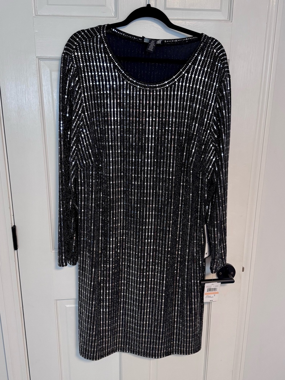 Morgan & Co. | Black/ Silver Sequin Long Sleeve Shift Dress, Size 2X - NWT